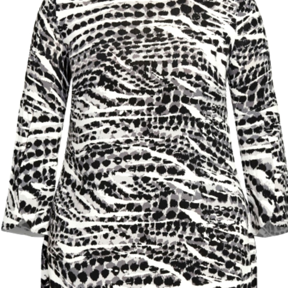 Famous brand NWT plus size top 22/24